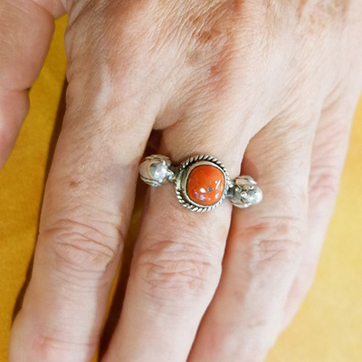 PERSIAN RING WITH CORAL