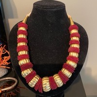 COLLIER OR NEPAL