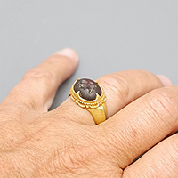 GOLD RING AND INTAGLIO GARNET ALEXANDER THE GREAT